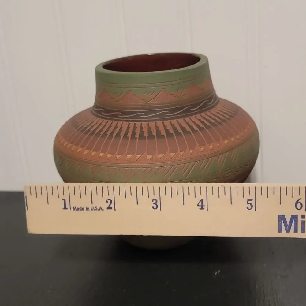 Vintage Native American Multicolor Round Shape Clay Pottery Flower‎ Vase